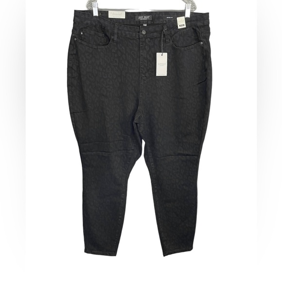 Judy Blue Plus Skinny Fit Black Cheetah Animal Print Jeans NWT - Picture 2 of 12